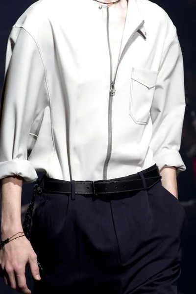 Look 13